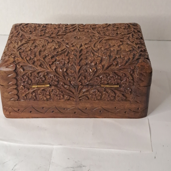 Beautiful Wooden Carved Jewellery/Decorative Box Made In India. - Picture 9 of 9